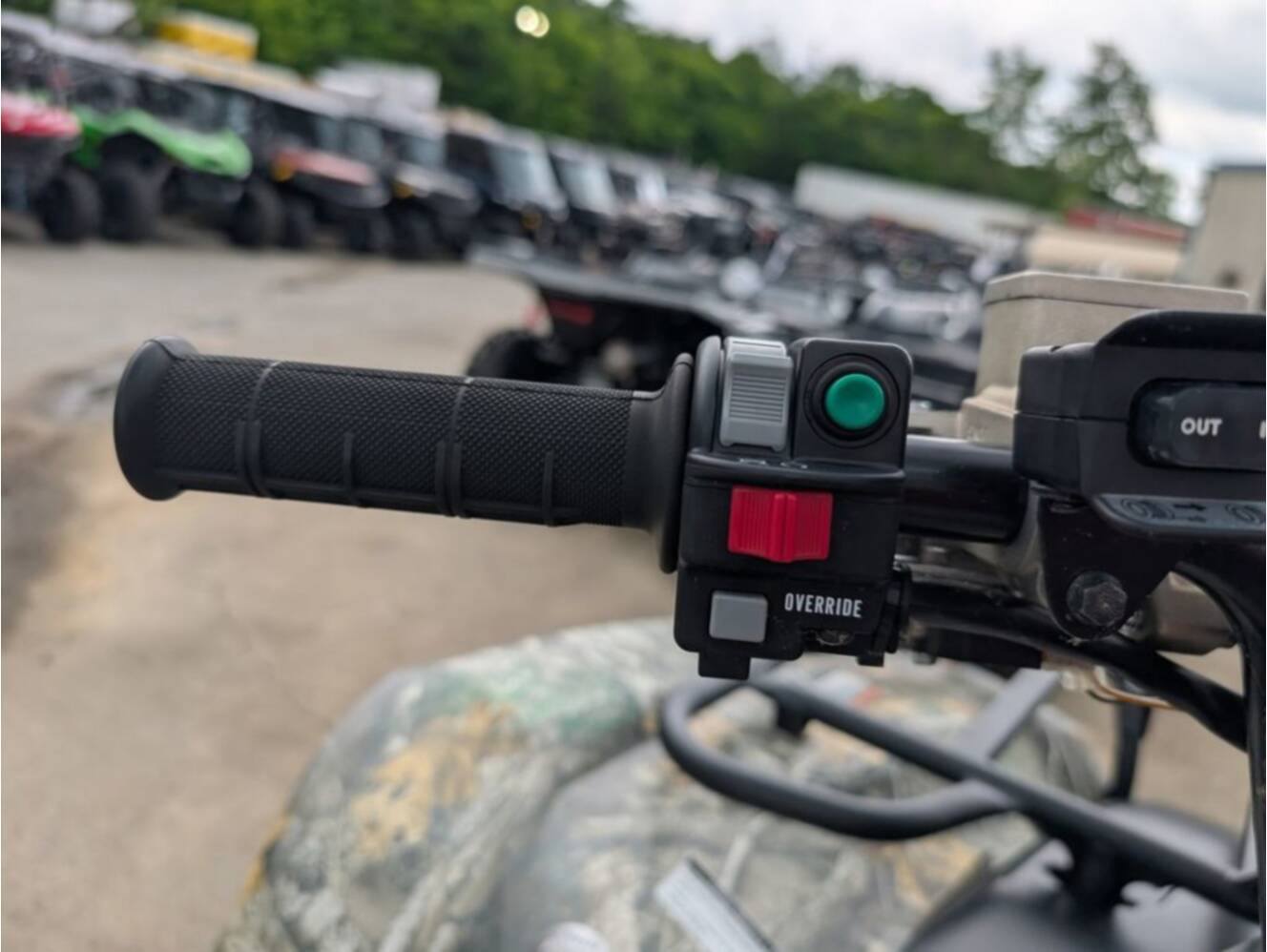 A photo of this 2025 Yamaha Grizzly EPS Camo