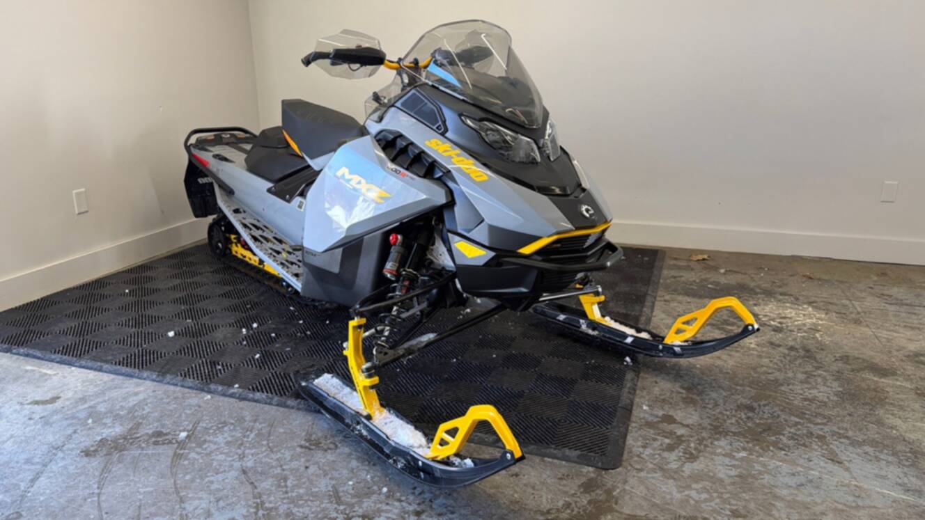 A photo of this 2026 Ski-Doo MZX ADRENALINE W/ BLIZZARD PACKAGE 600R E-TEC 137