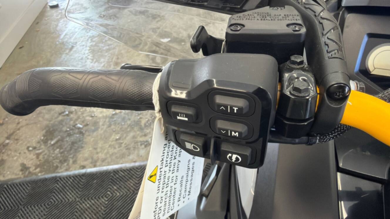 A photo of this 2026 Ski-Doo MZX ADRENALINE W/ BLIZZARD PACKAGE 600R E-TEC 137