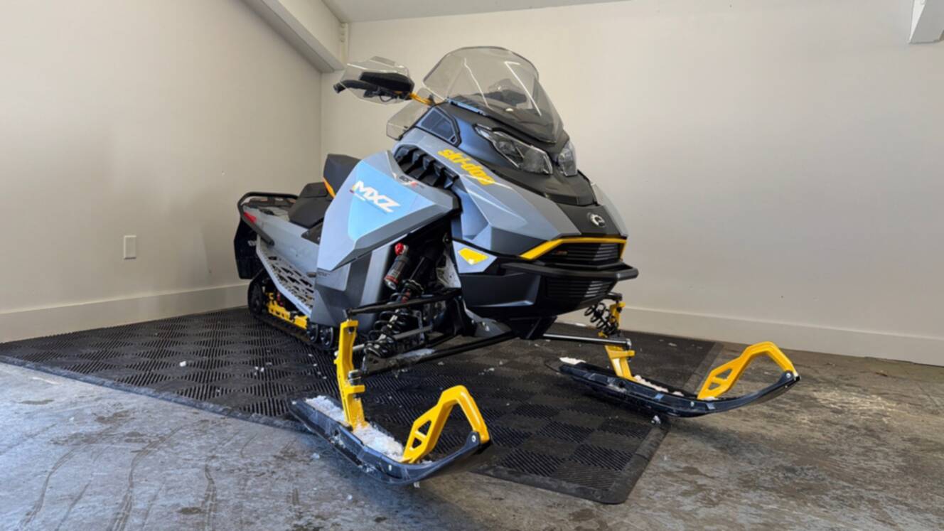 A photo of this 2026 Ski-Doo MZX ADRENALINE W/ BLIZZARD PACKAGE 600R E-TEC 137