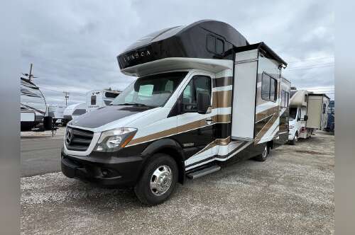2015 Winnebago Navion 24G in morgan hill CA