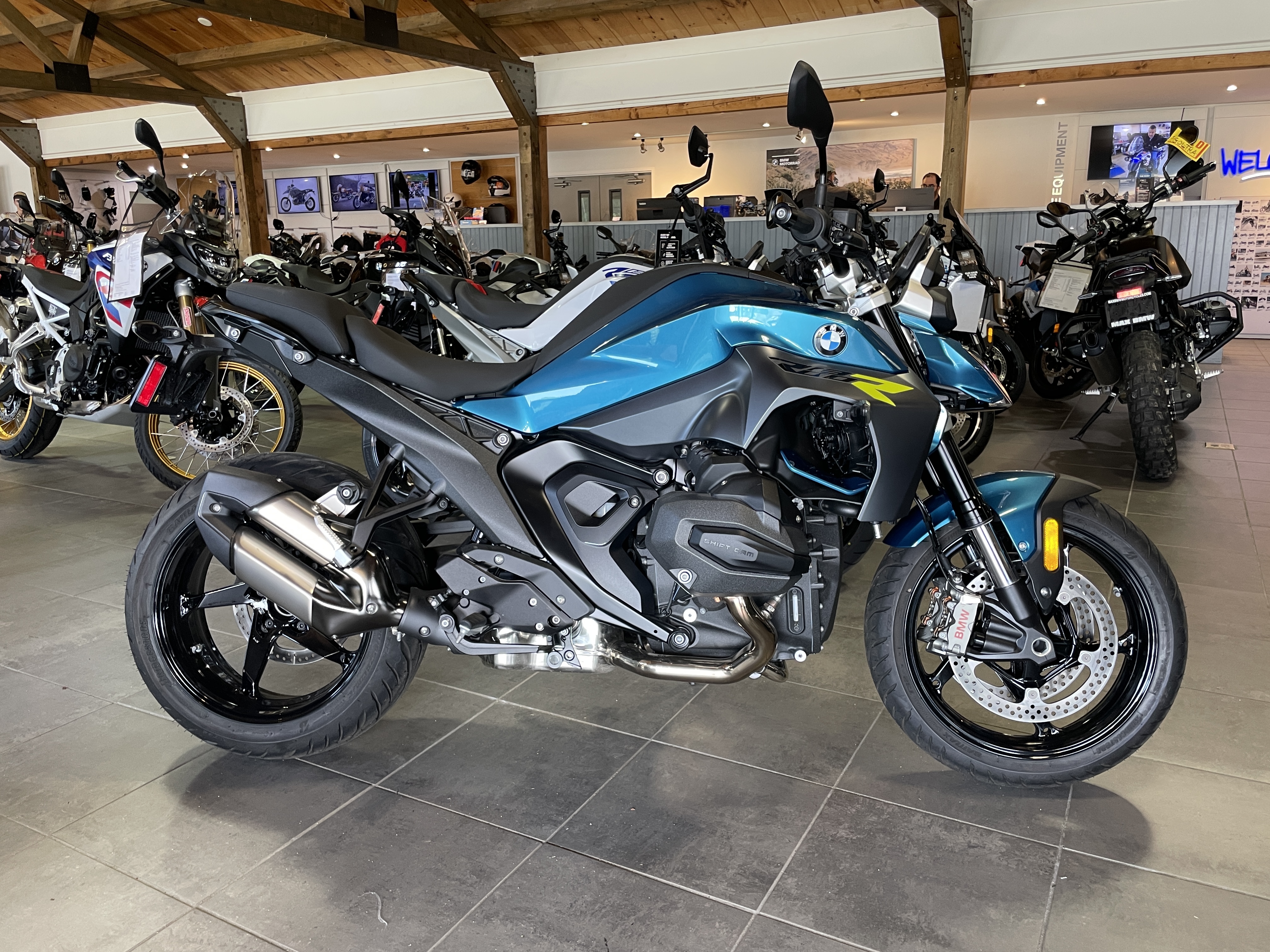 2026 BMW R1300R 1300 R in North Hampton, NH