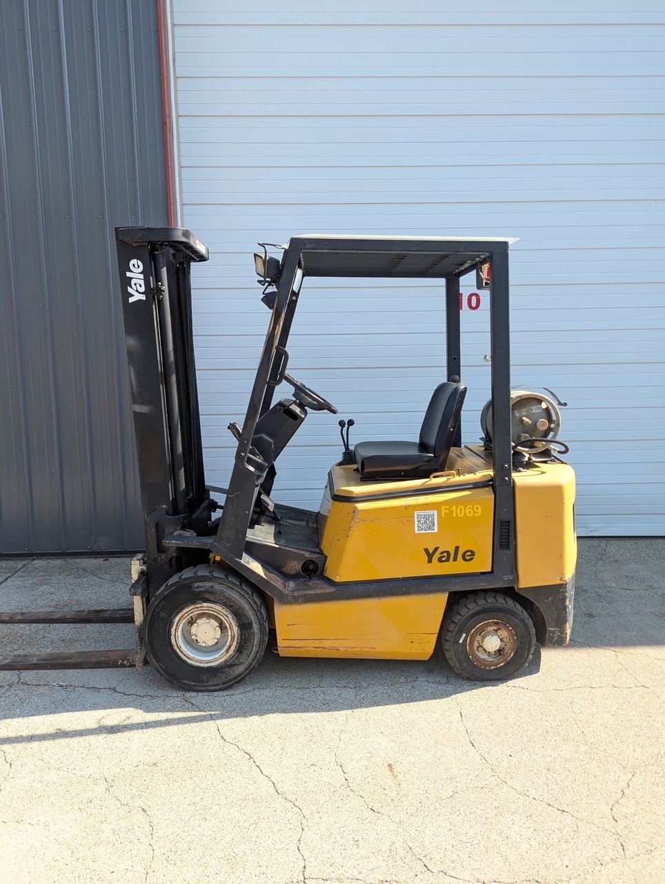 2001 YALE GLP040 in Hastings, MI