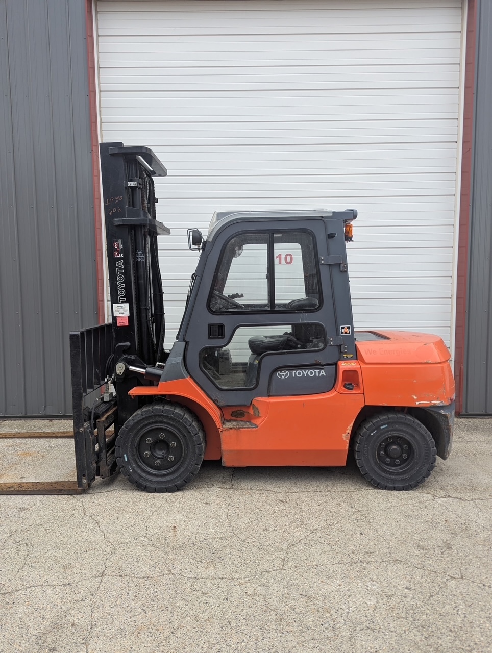 2010 TOYOTA 7FGKU40 in Hastings, MI