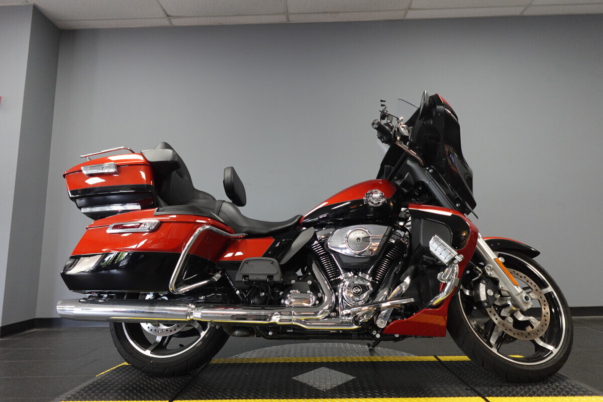 2025 Harley-Davidson Street Glide Ultra BASE in Spring, TX