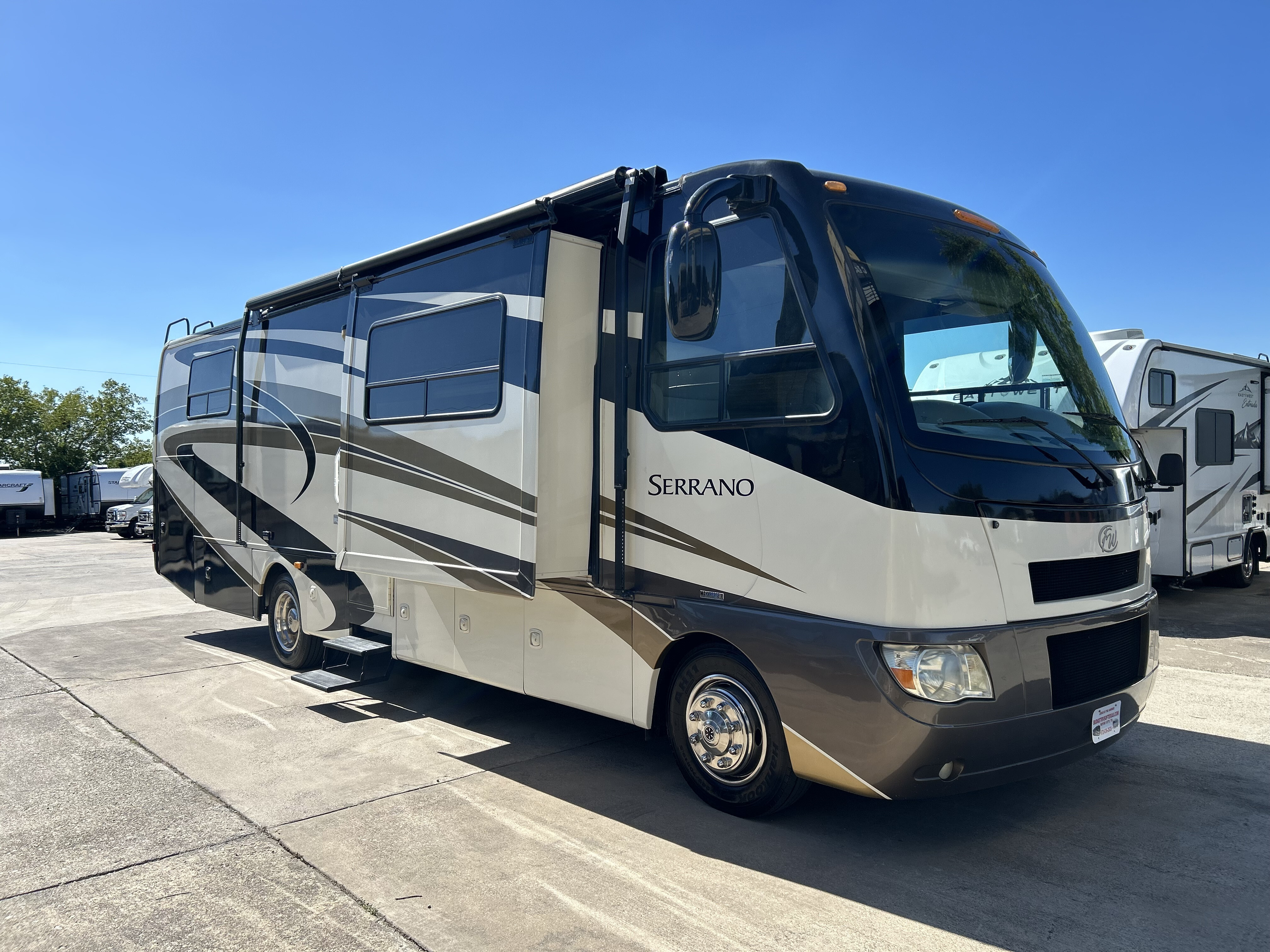 2010 Thor Motor Coach Serrano 31V in royse city TX