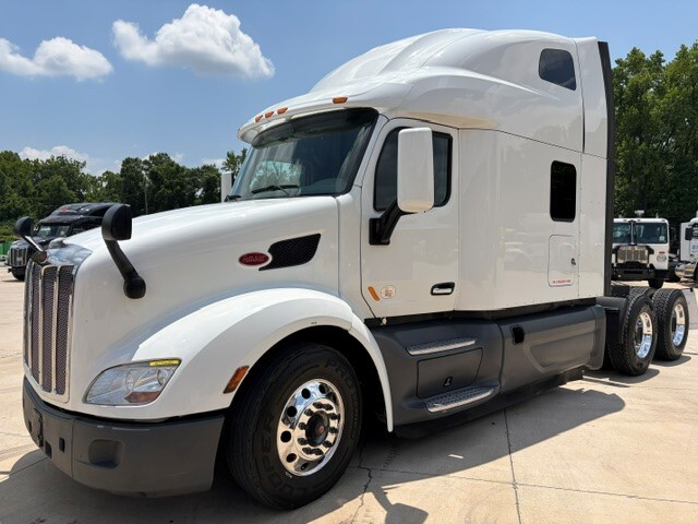 2021 PETERBILT 579 in Greensboro, NC