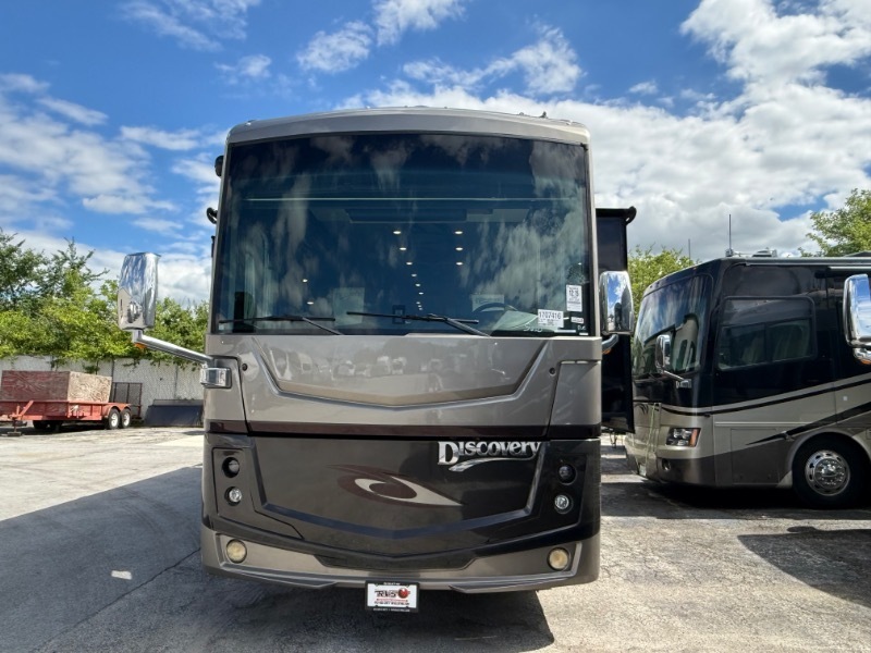 2020 Fleetwood Discovery 38F in deforest WI