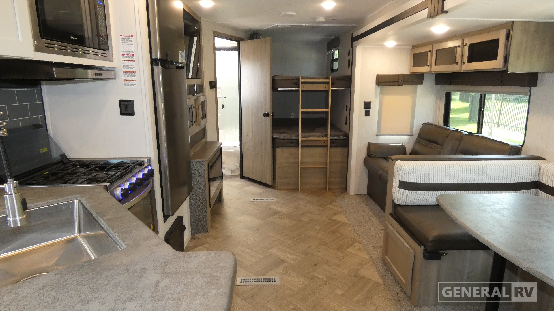 2022 Palomino PUMA 28DBFQ in clarkston MI