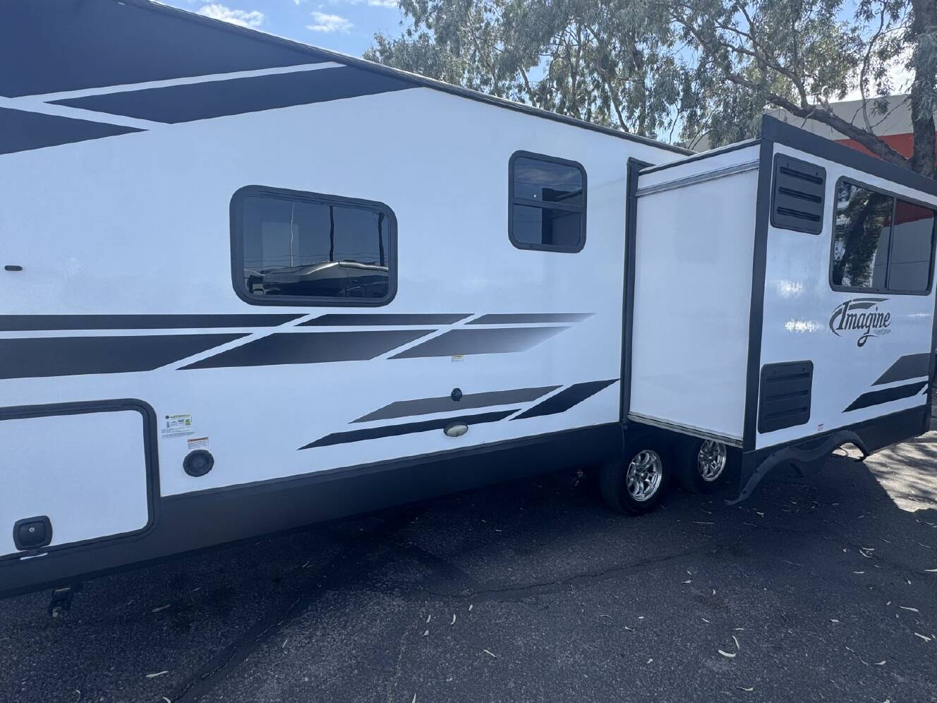 A photo of this 2021 Grand Design Imagine 2500RL