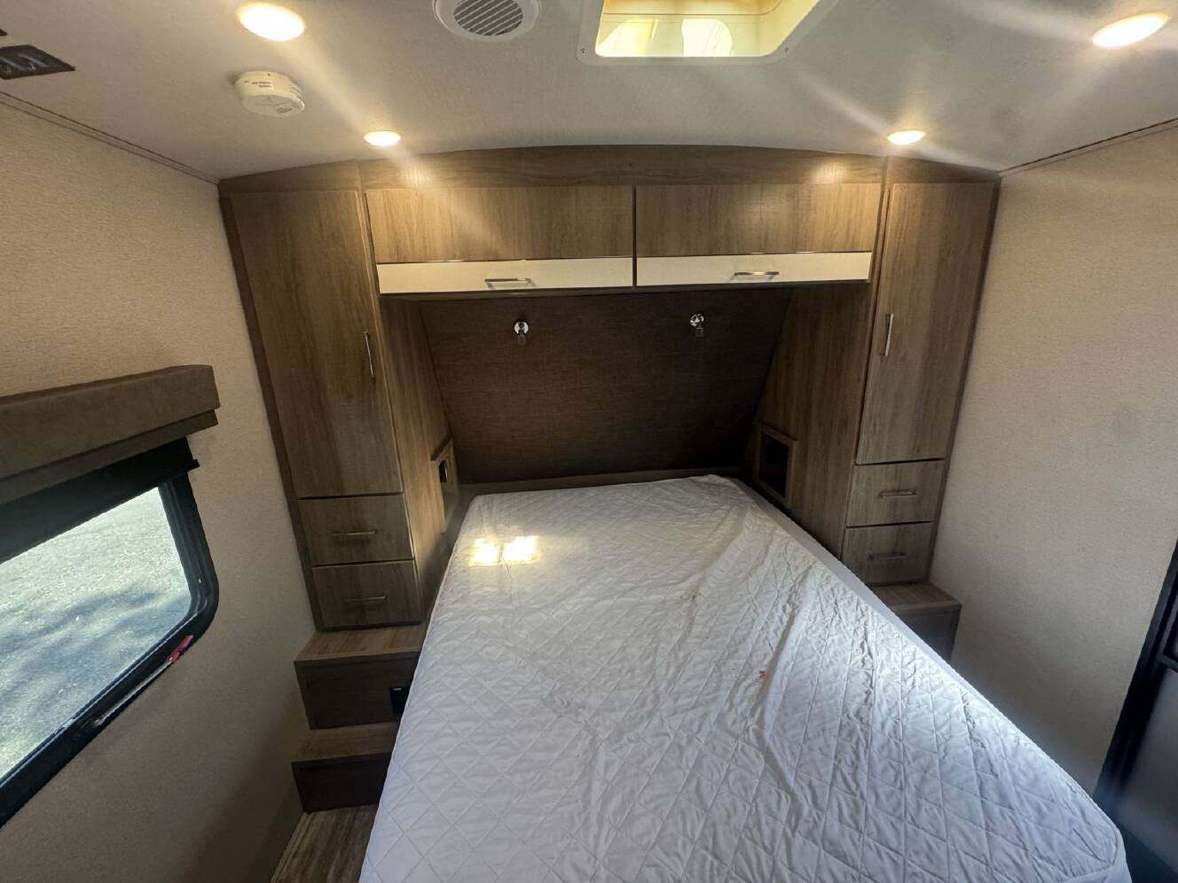 A photo of this 2021 Grand Design Imagine 2500RL