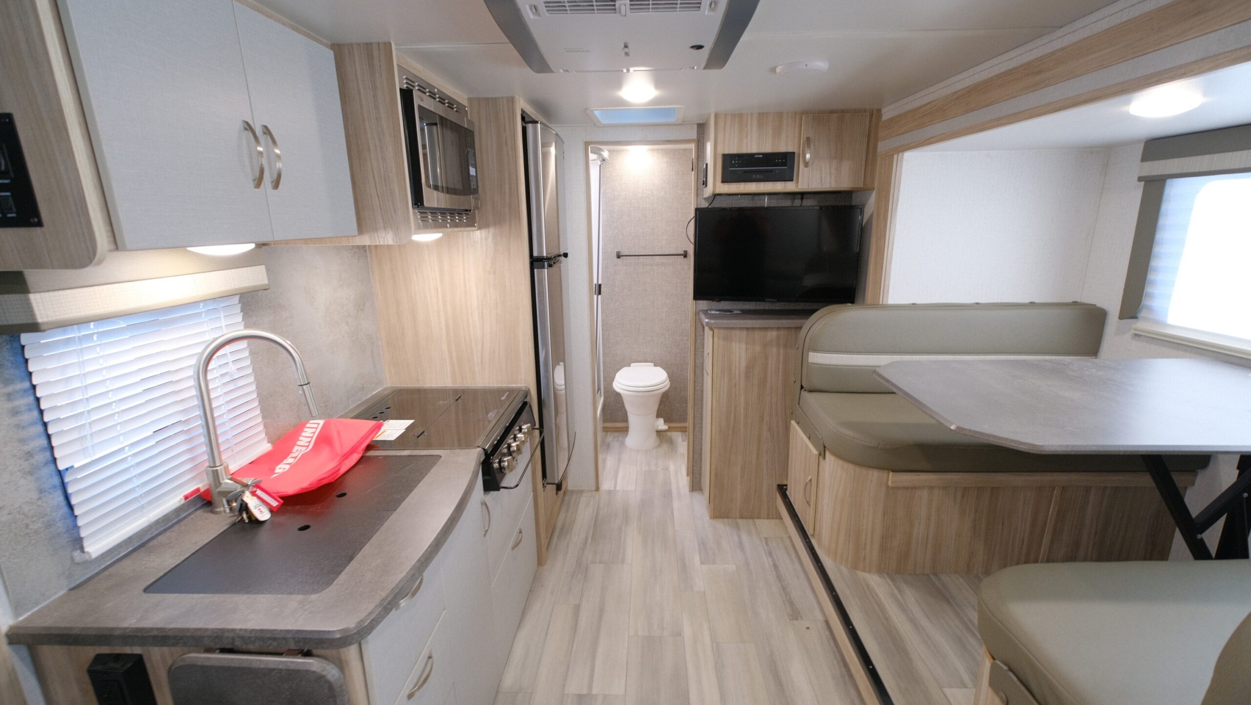 2022 Winnebago MICRO MINNIE FLX 2108DS in fort pierce FL