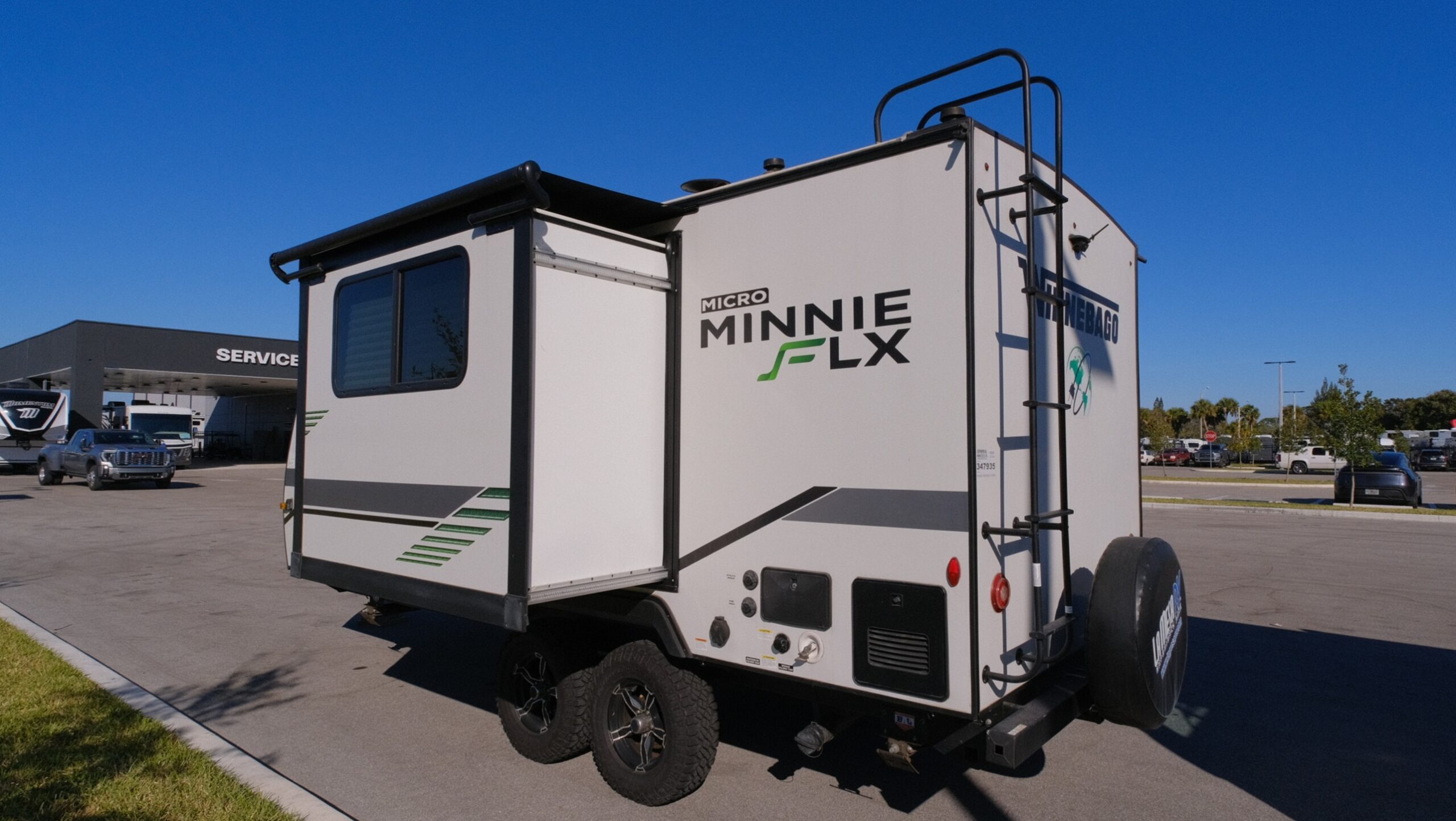 2022 Winnebago MICRO MINNIE FLX 2108DS in fort pierce FL