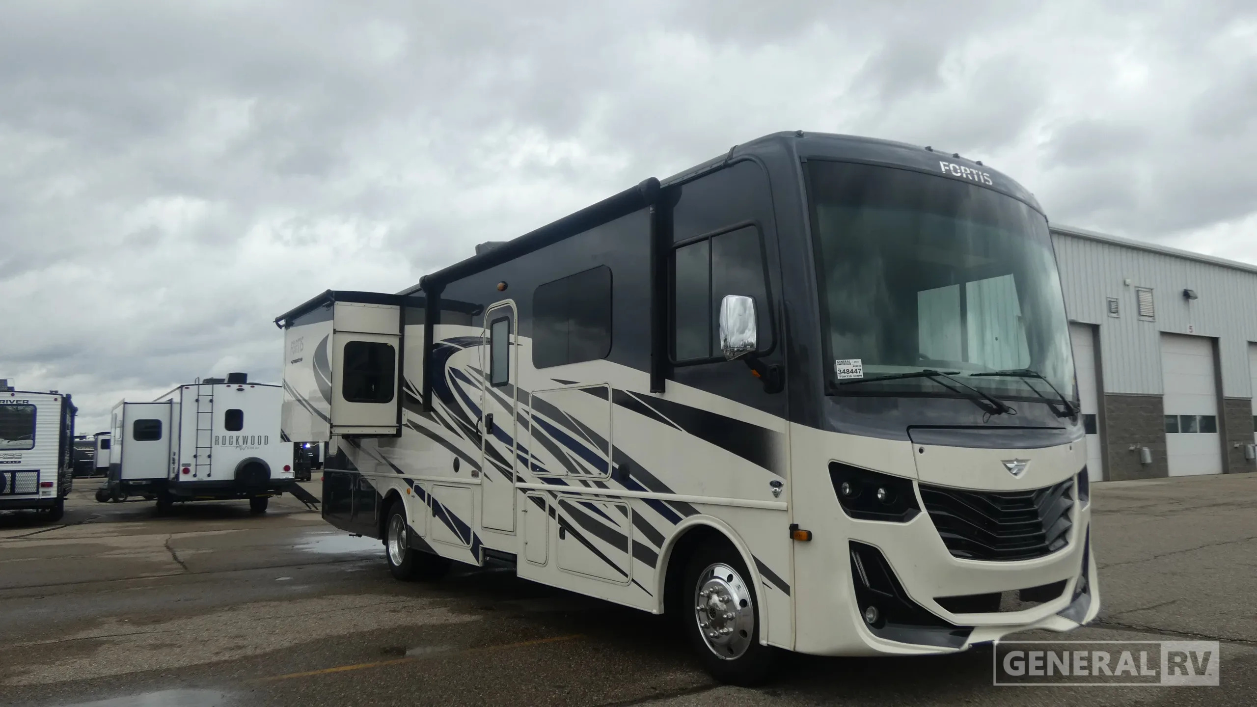 2021 Fleetwood FORTIS 32RW in birch run MI