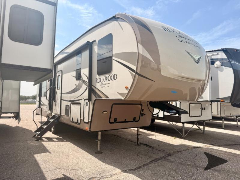 2018 Forest River Rv Rockwood Signature Ultra Lite 8299BS in gretna NE