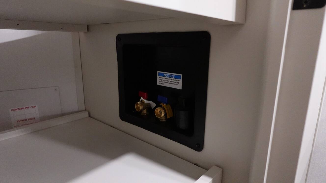 A photo of this 2026 Keystone AVALANCHE 390DS