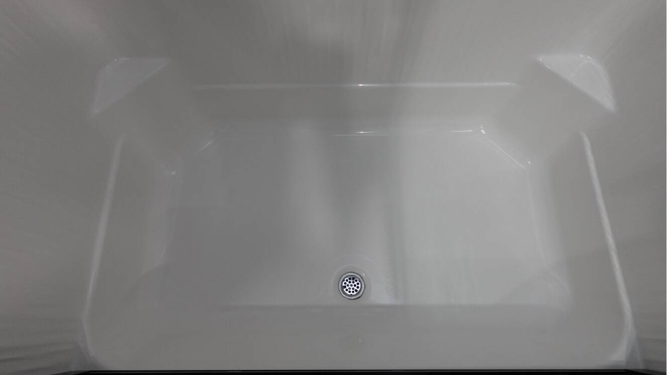 A photo of this 2026 Keystone AVALANCHE 390DS