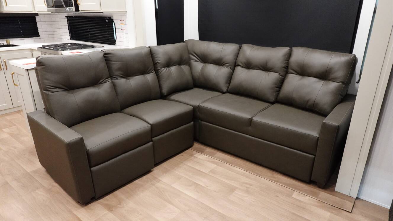 A photo of this 2026 Keystone AVALANCHE 390DS