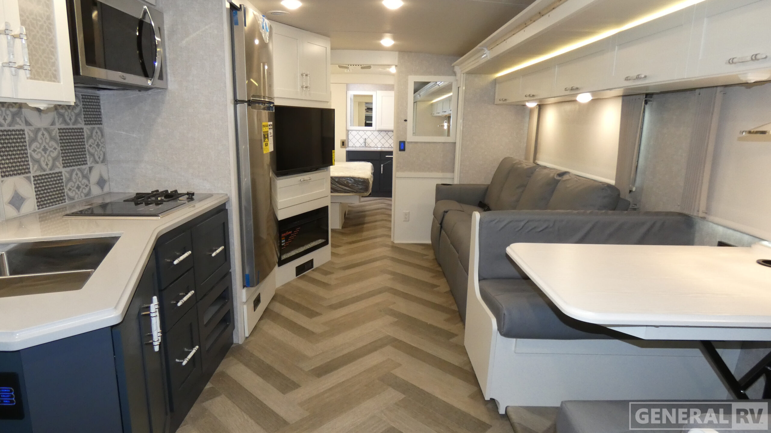 2026 Winnebago ADVENTURER 35F in wixom MI