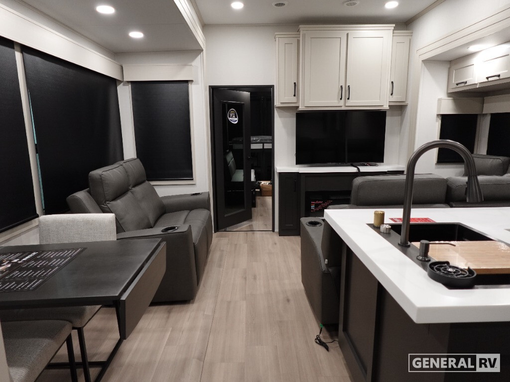 2026 Grand Design MOMENTUM 395MS in clarkston MI