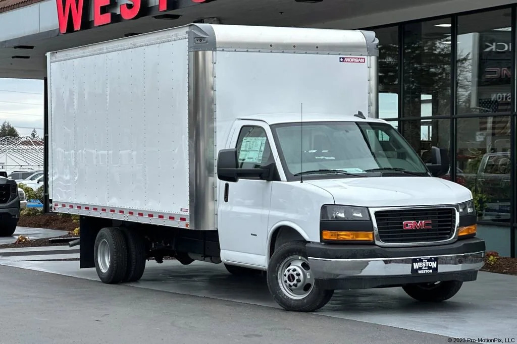 2025 GMC Savana Cutaway 3500 in Gresham, OR