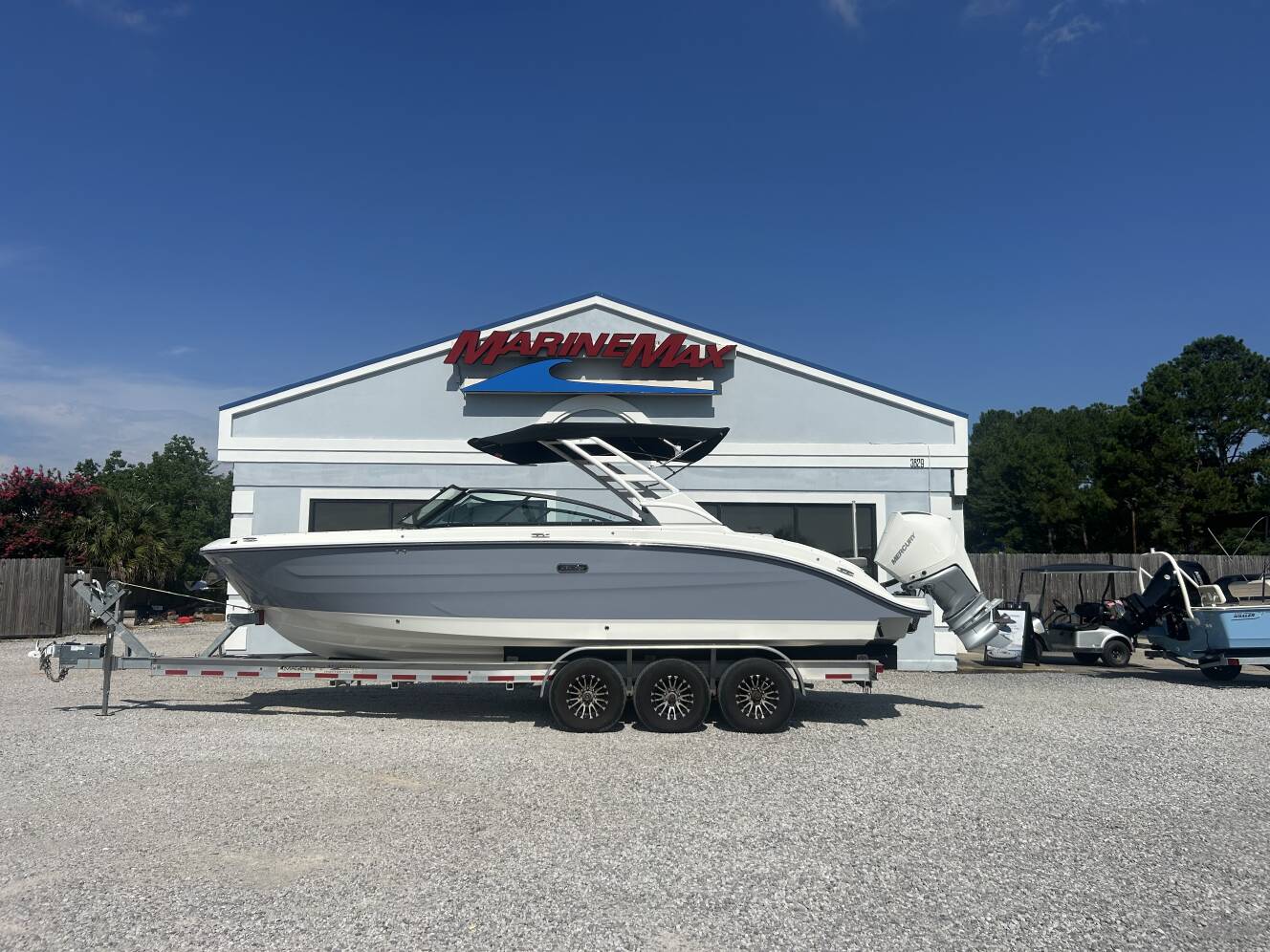 A photo of this 2027 Sea Ray SDX 270 Outboard