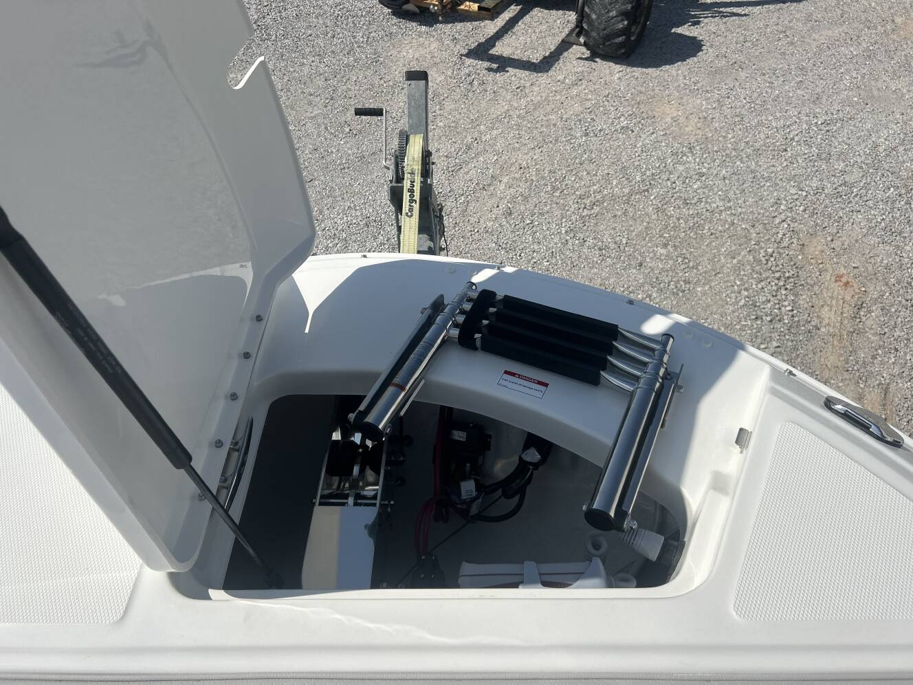 A photo of this 2027 Sea Ray SDX 270 Outboard