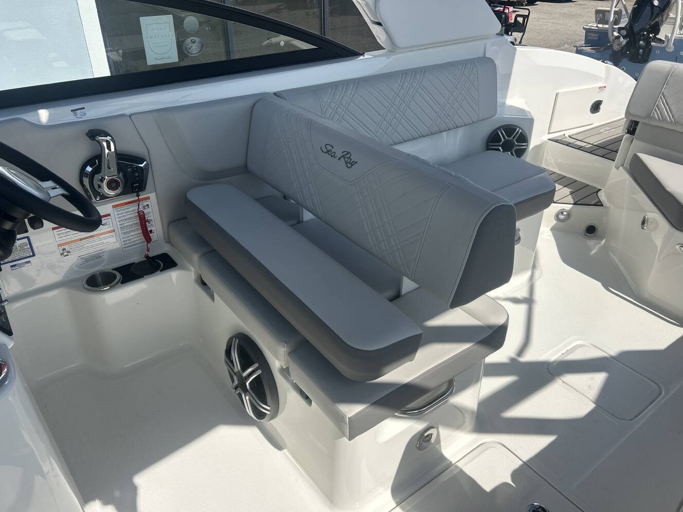 A photo of this 2027 Sea Ray SDX 270 Outboard