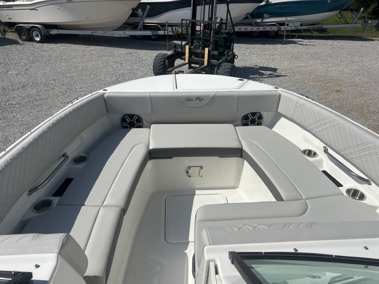 A photo of this 2027 Sea Ray SDX 270 Outboard