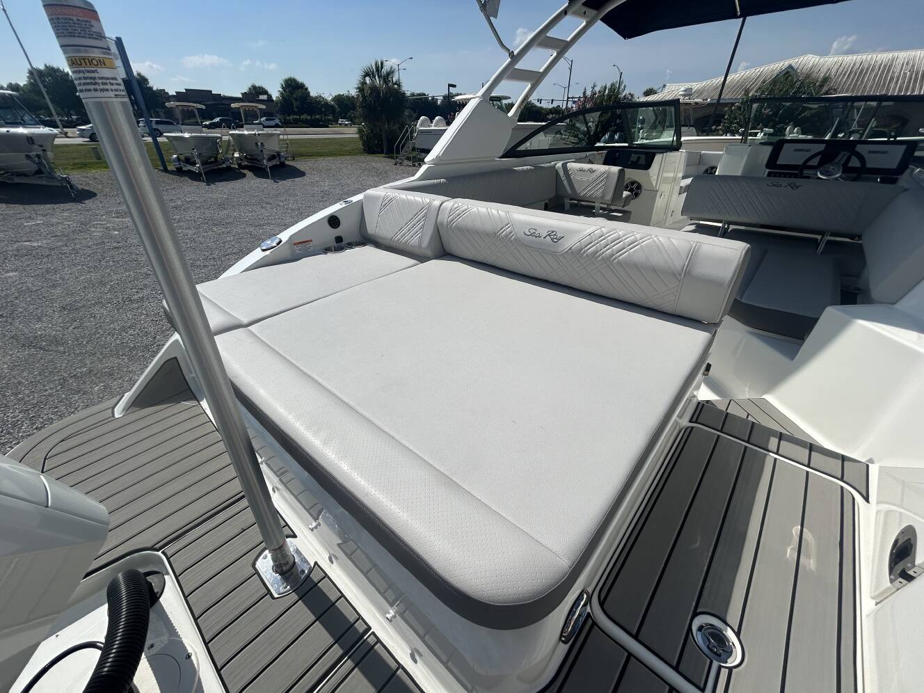 A photo of this 2027 Sea Ray SDX 270 Outboard