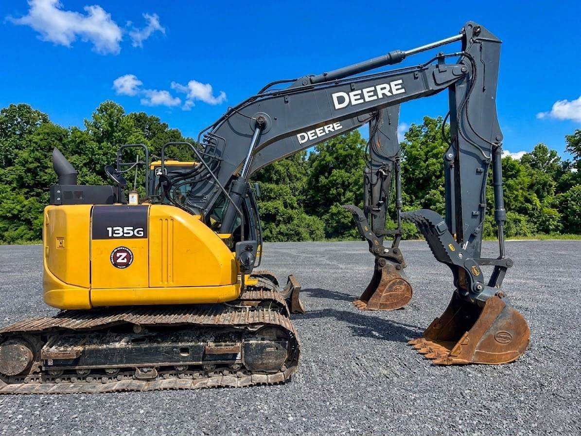 2018 John Deere 135G in Crofton, MD