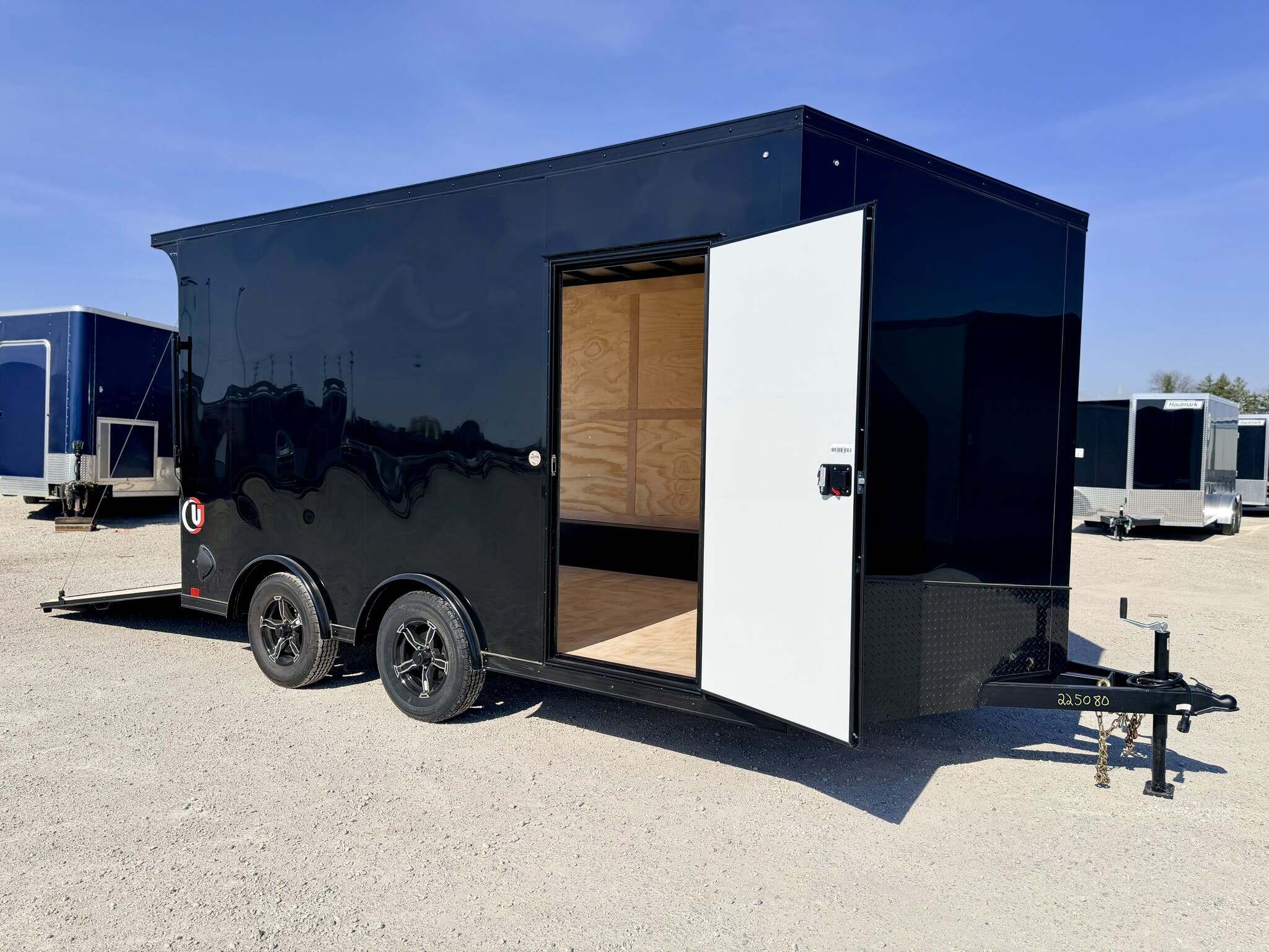 2026 United Trailers UJ 8.5 X 14 ENCLOSED - 25 Yr Warranty Floor in Goodfield, IL