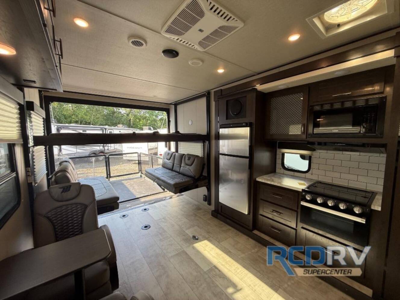 A photo of this 2022 Grand Design Momentum G-Class 25G