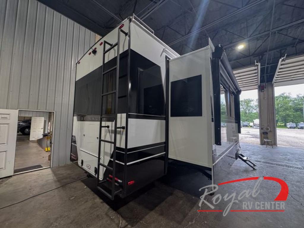 2027 Brinkley Model Z 3600 in middlebury IN