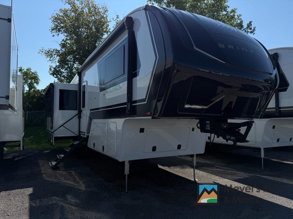 2027 Brinkley Model Z 3100 in farmington NY