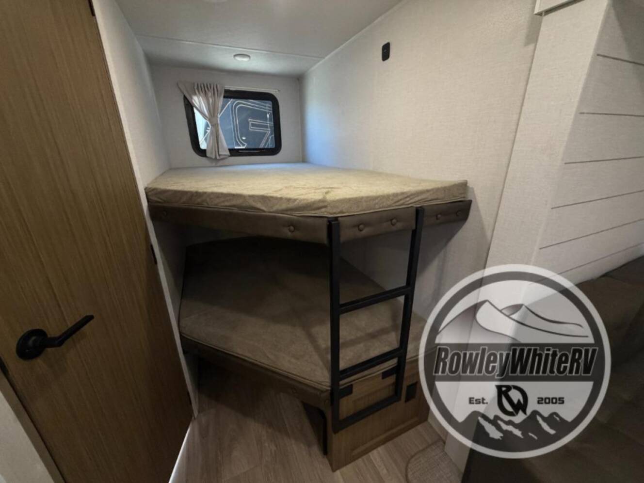 A photo of this 2027 Forest River Rv Salem Cruise Lite 26DBHD