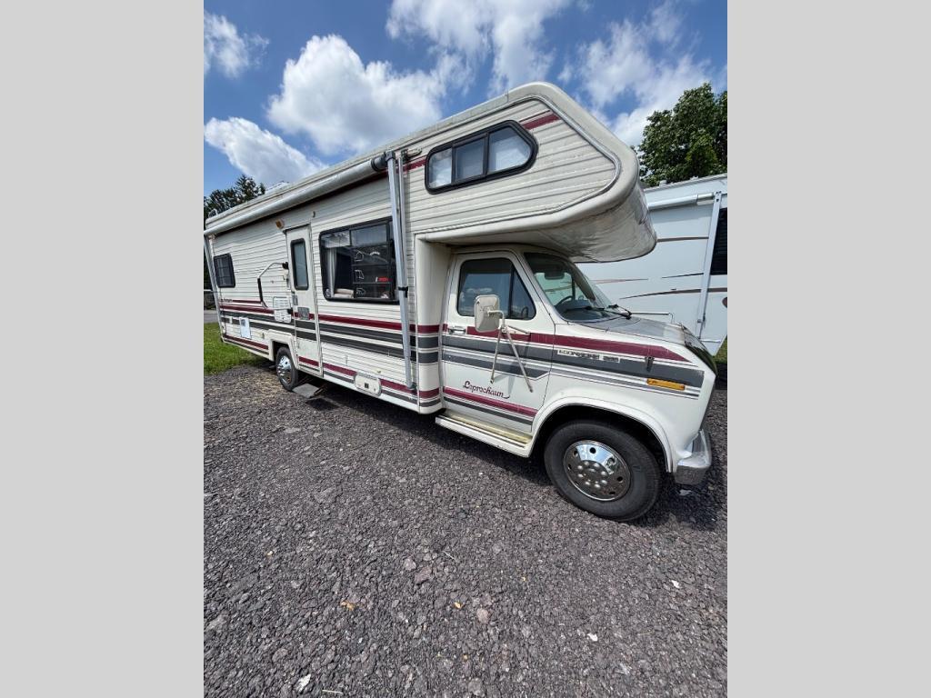 1988 Coachmen Rv Leprechaun in dallas PA