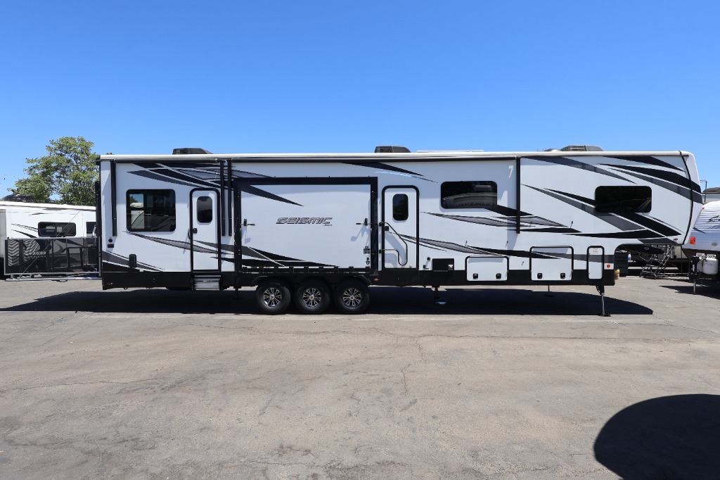 2020 Jayco Seismic 4113 in rocklin CA