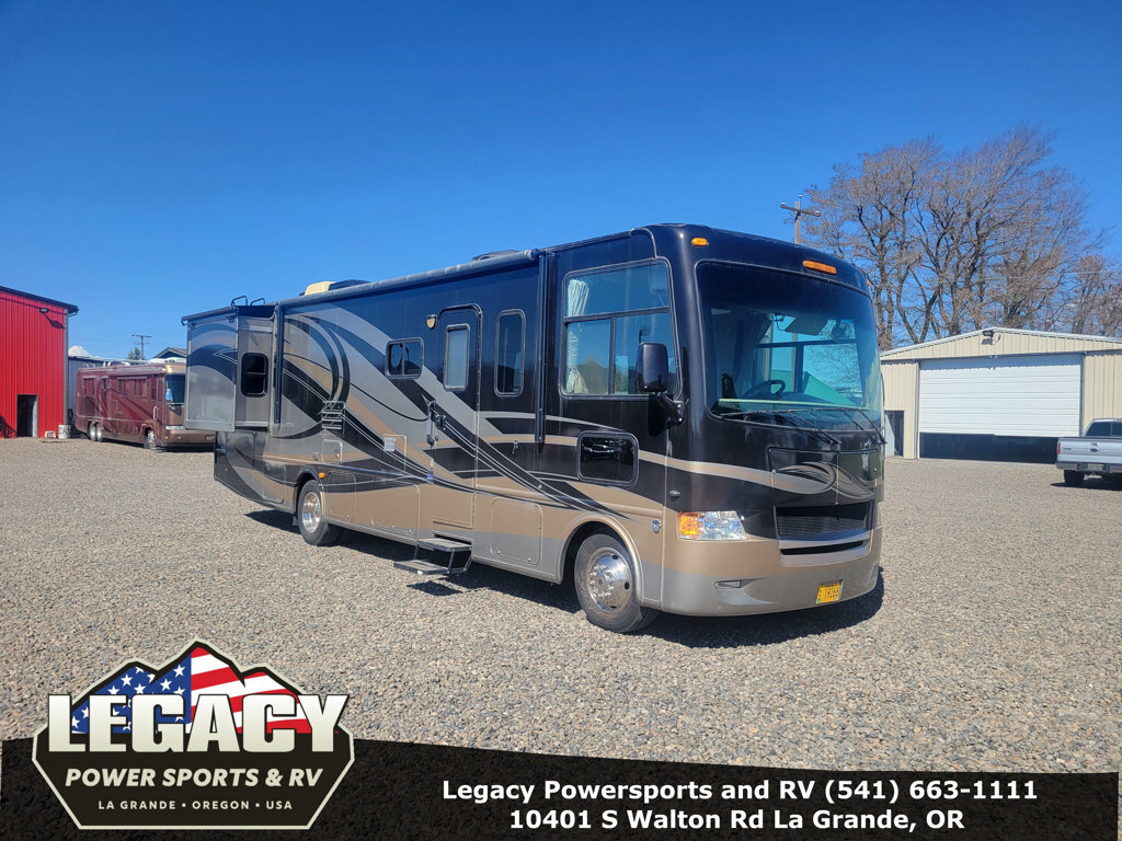2012 Thor Motor Coach HURRICANE 32A in island city OR