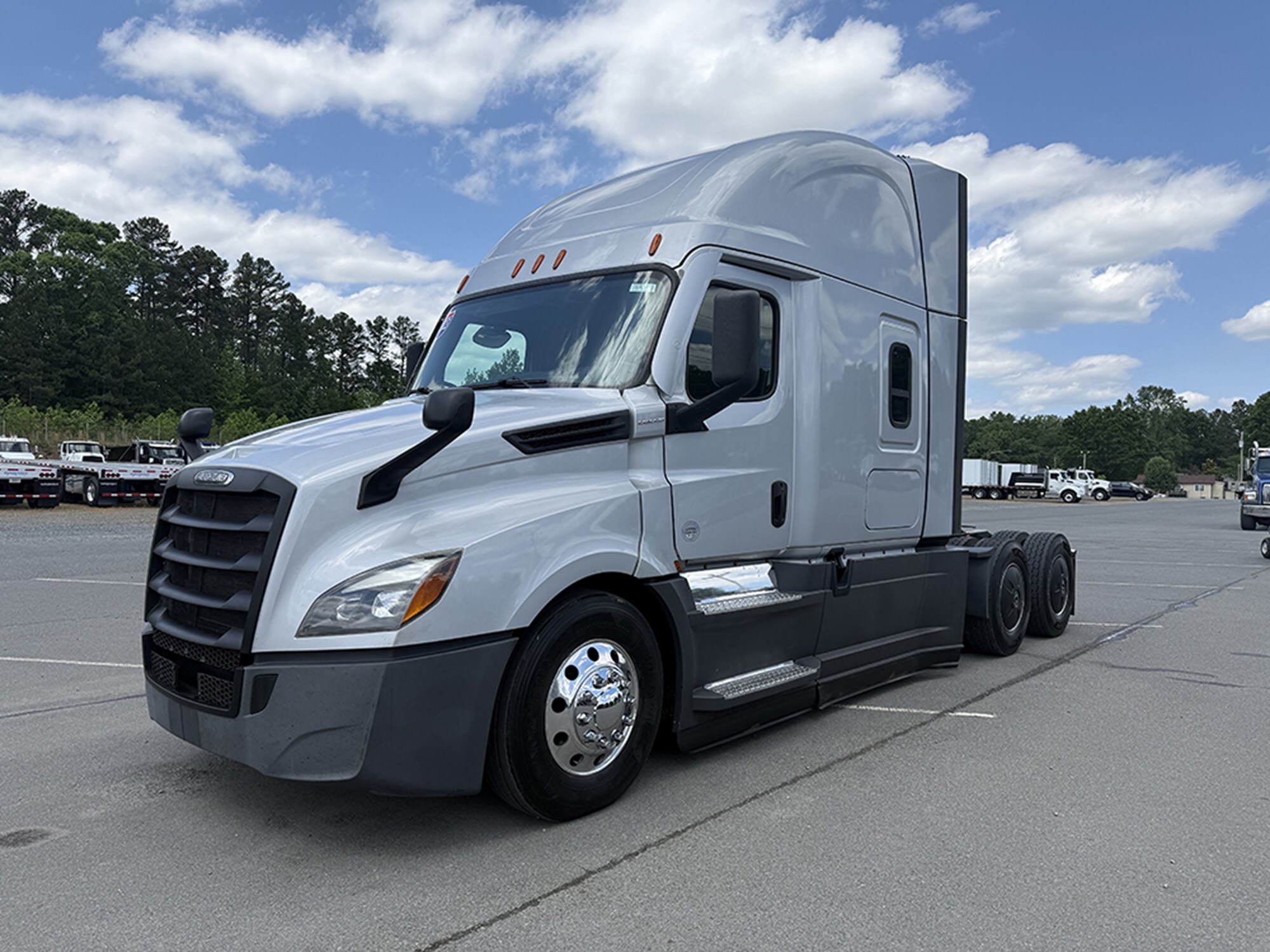 2023 FREIGHTLINER CASCADIA 126 in Chester, VA