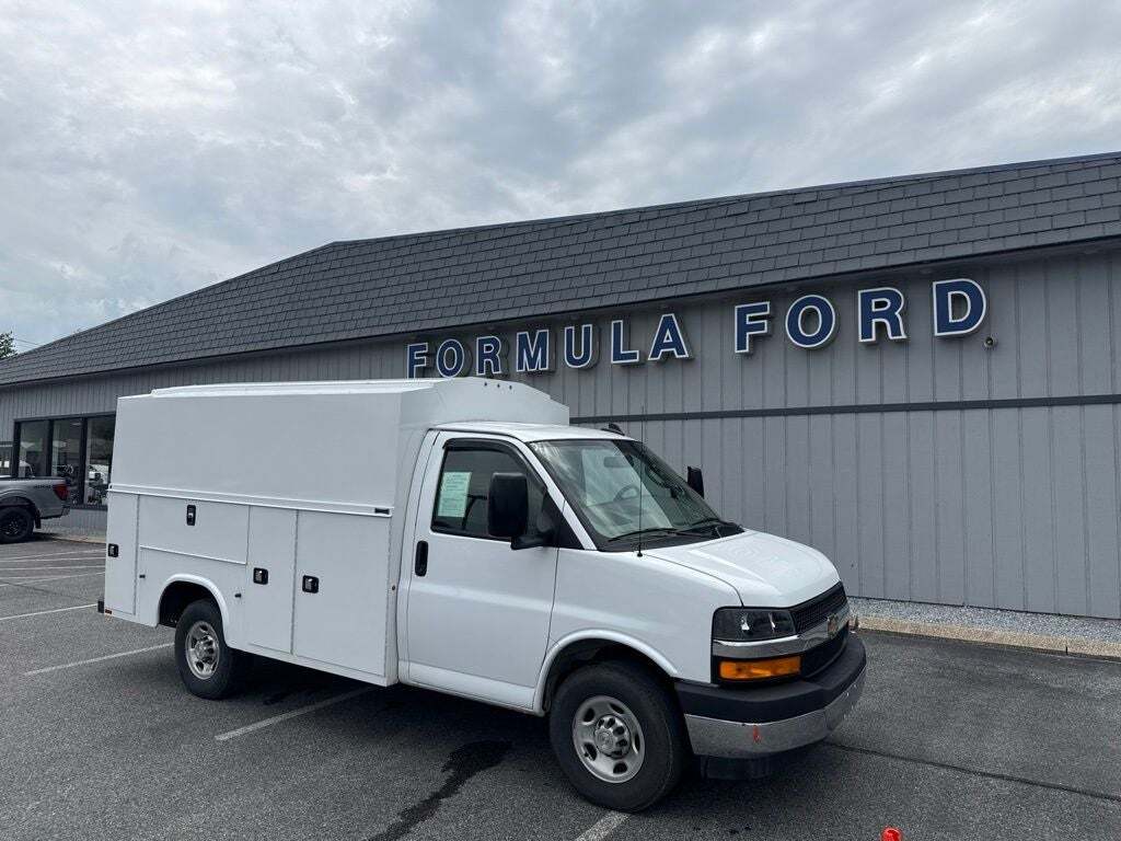 2024 CHEVROLET Express 3500 in Rutland, VT