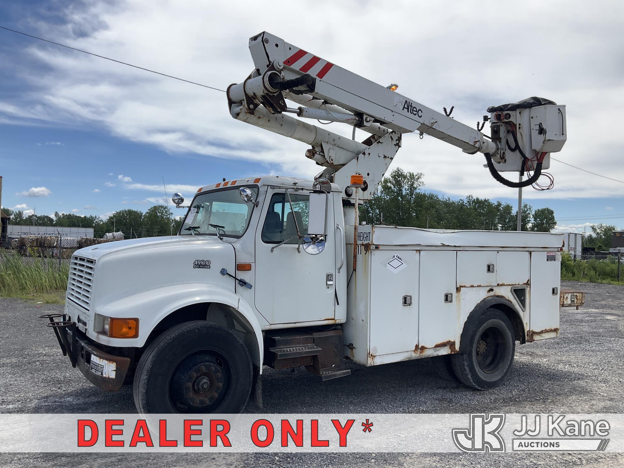2000 International 4900 in Rome, NY
