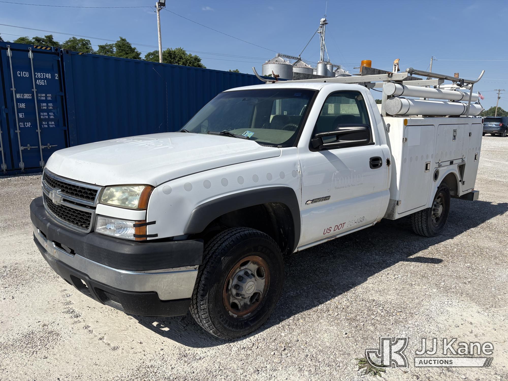 2006 Chevrolet Silverado 2500HD in Sandoval, IL