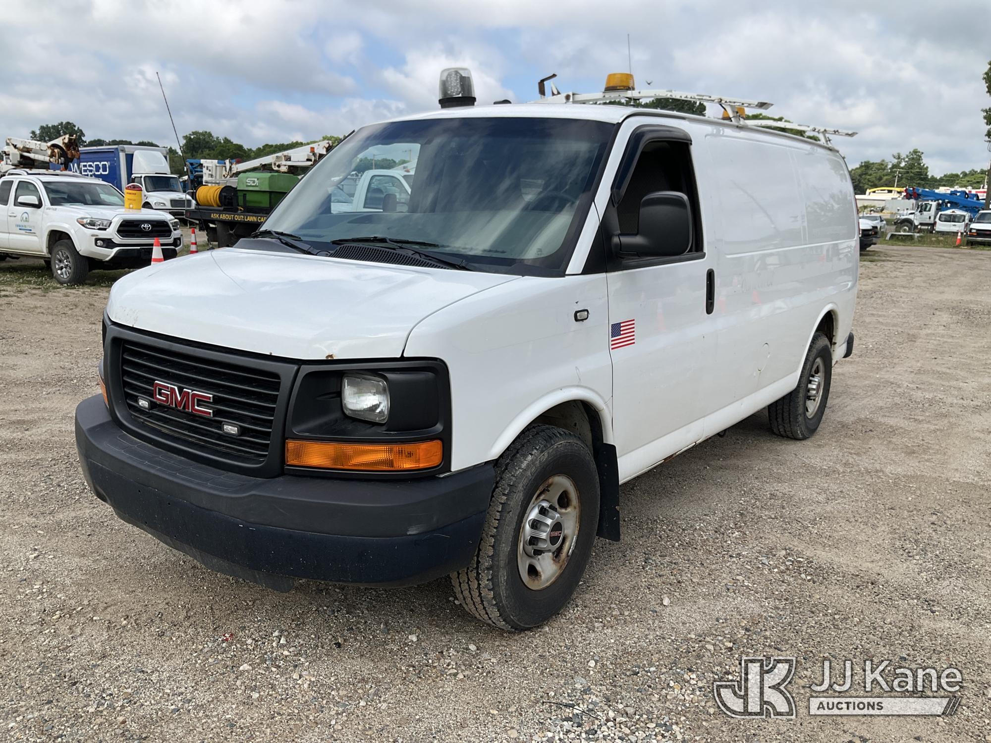 2014 GMC SAVANA in Charlotte, MI