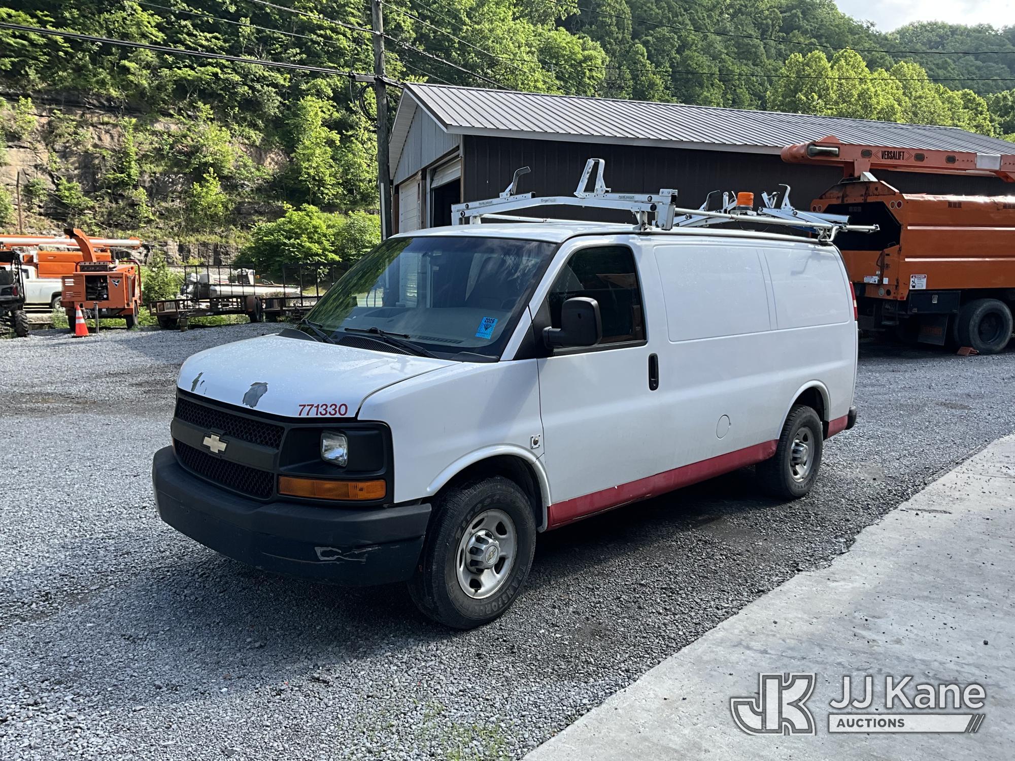 2011 CHEVROLET Express 2500 in Hanover, WV