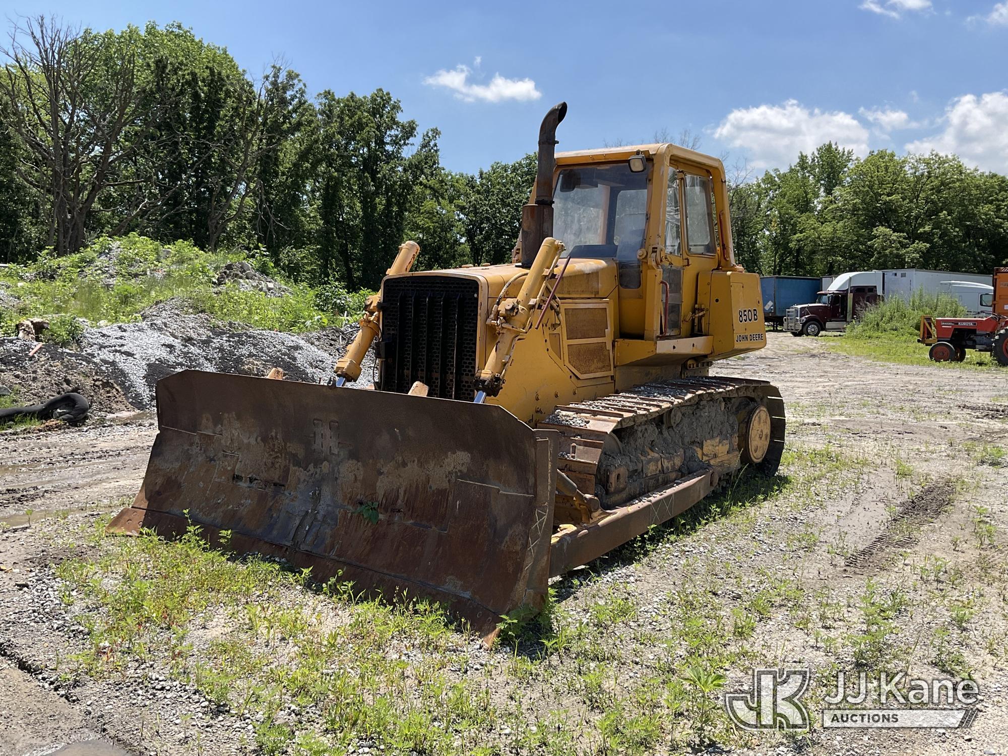 John Deere 850B in Hobart, IN
