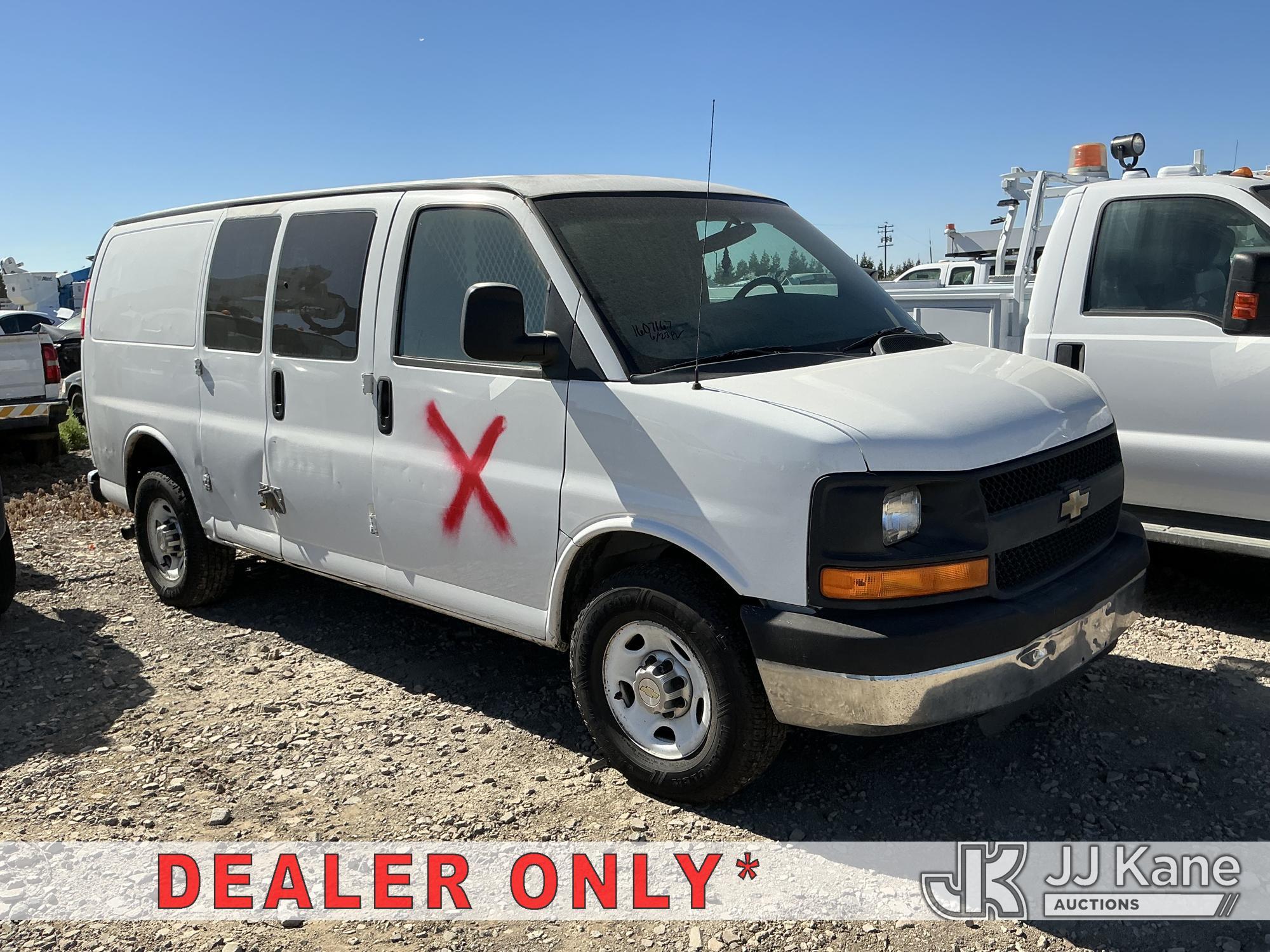 2011 CHEVROLET Express 2500 in Dixon, CA