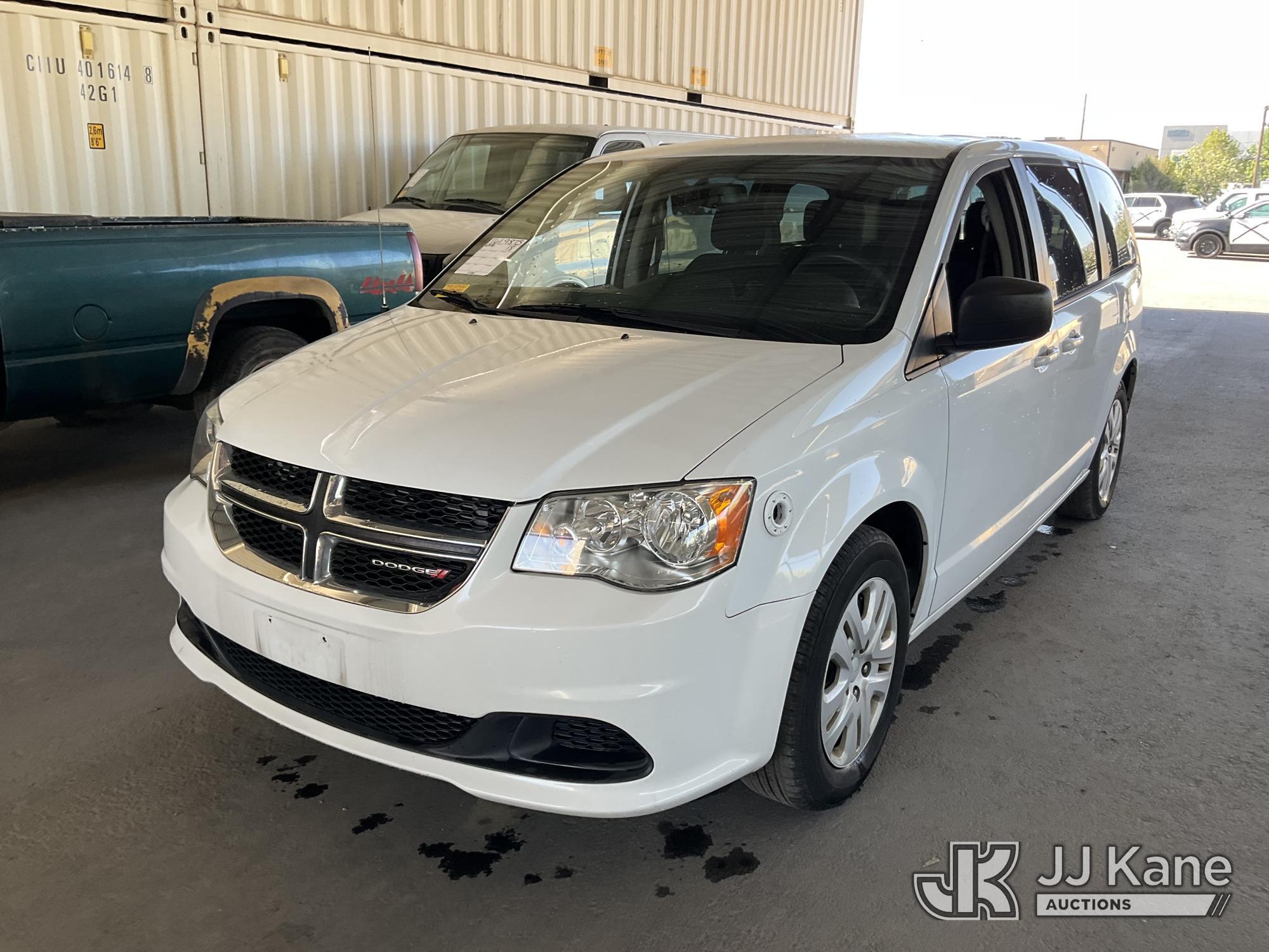 2018 DODGE GRAND CARAVAN SE in Jurupa Valley, CA