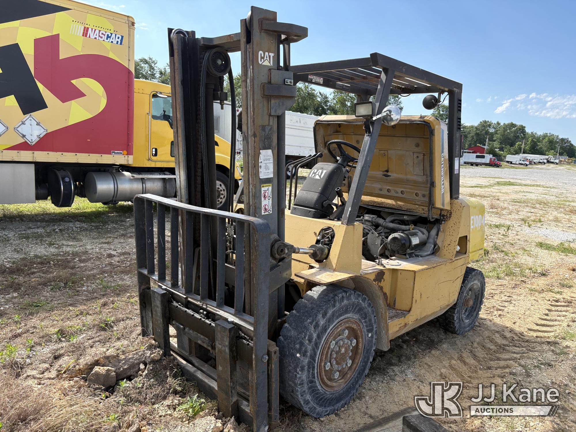 2010 Caterpillar GP40K in Hawk Point, MO