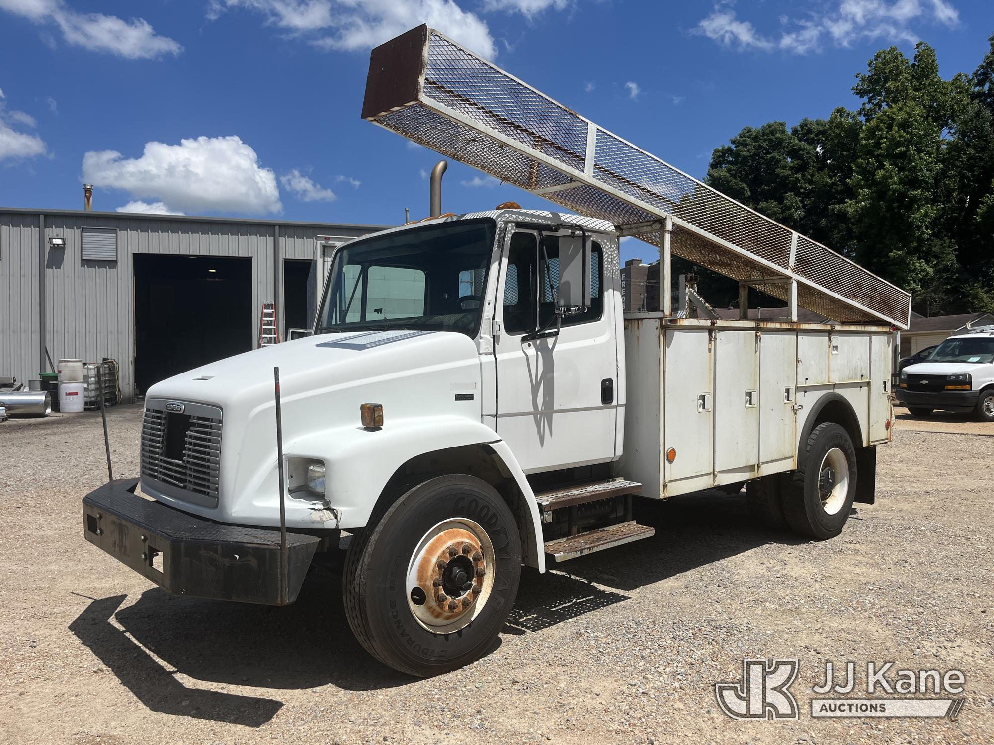 2003 Freightliner FL70 in Memphis, TN